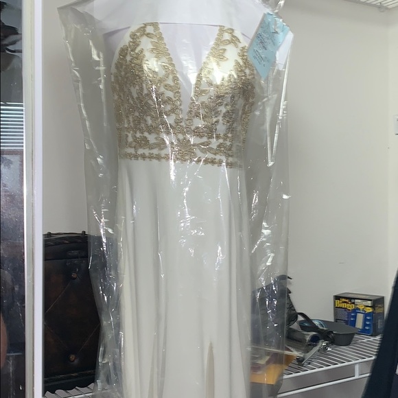 Prom Dress - Picture 2 of 5